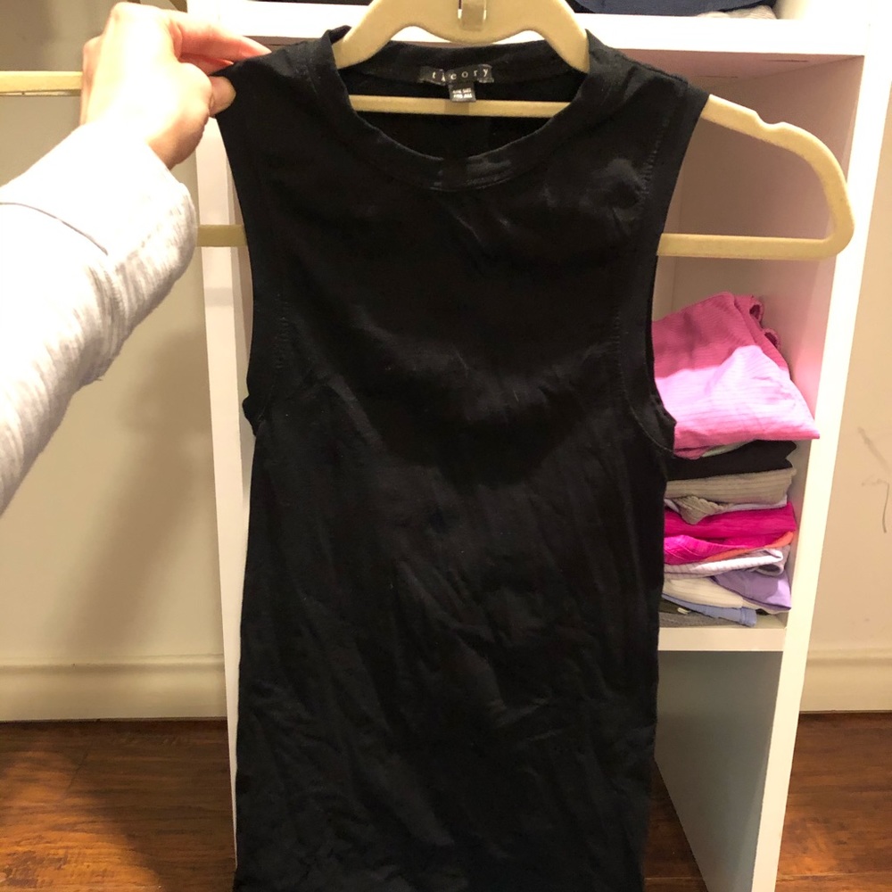 Black crew neck stretchy tank top